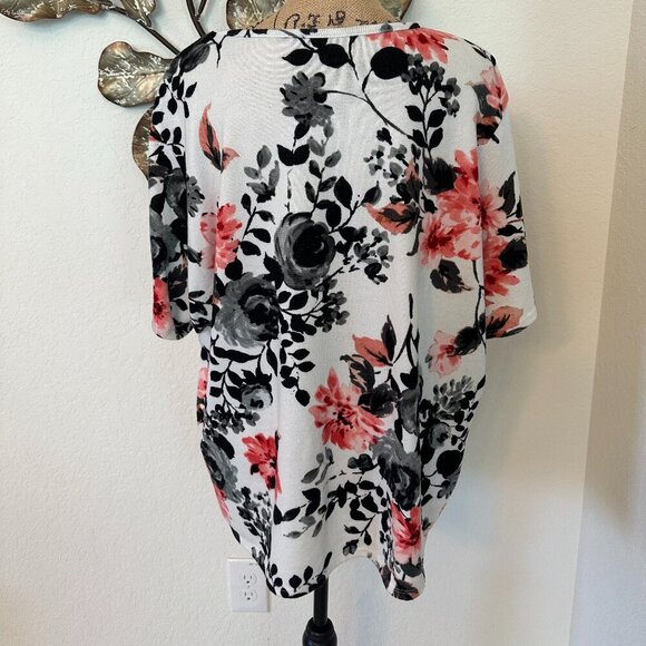 Floral Print Short Sleeve Tunic Top – White, Black & Red - Picture 4 of 4